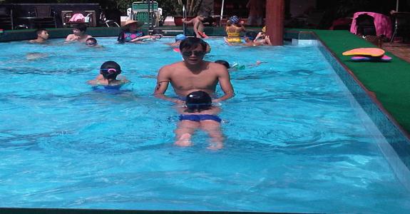 be-boi-ngoai-troi-o-anh-3