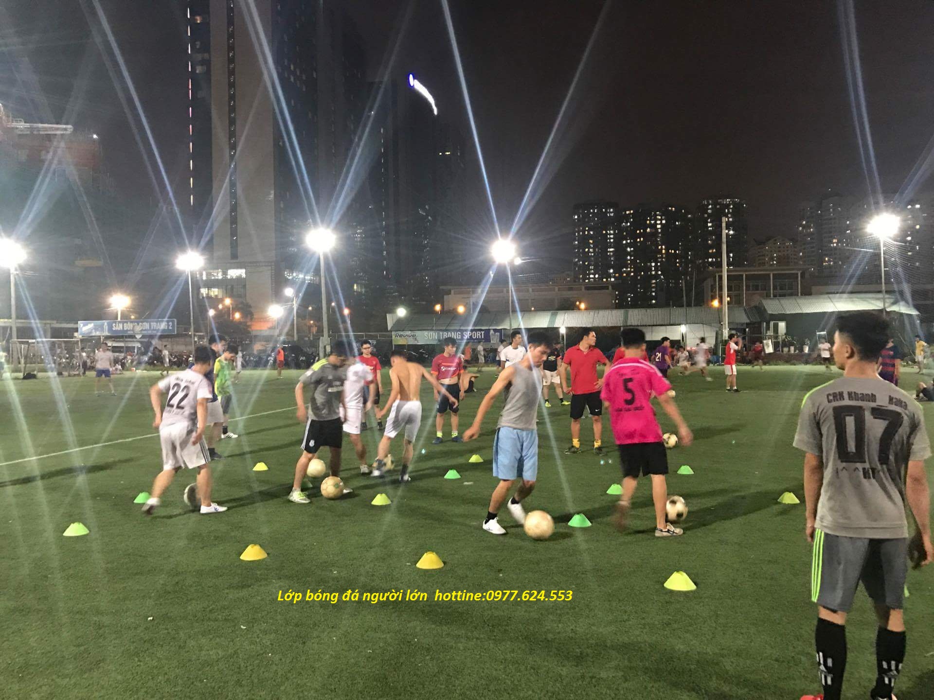 học bóng đá người lớn tại Vsport