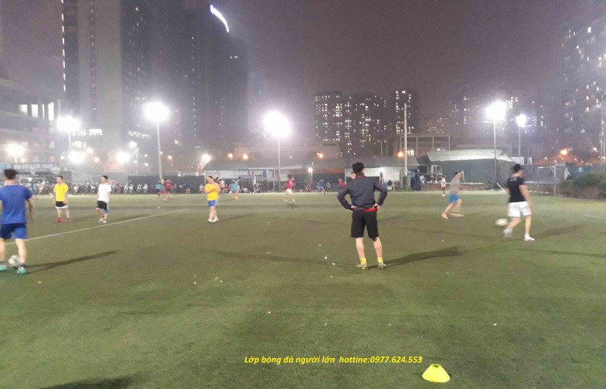 lop-hoc-bong-da-cho-nguoi-lon-3