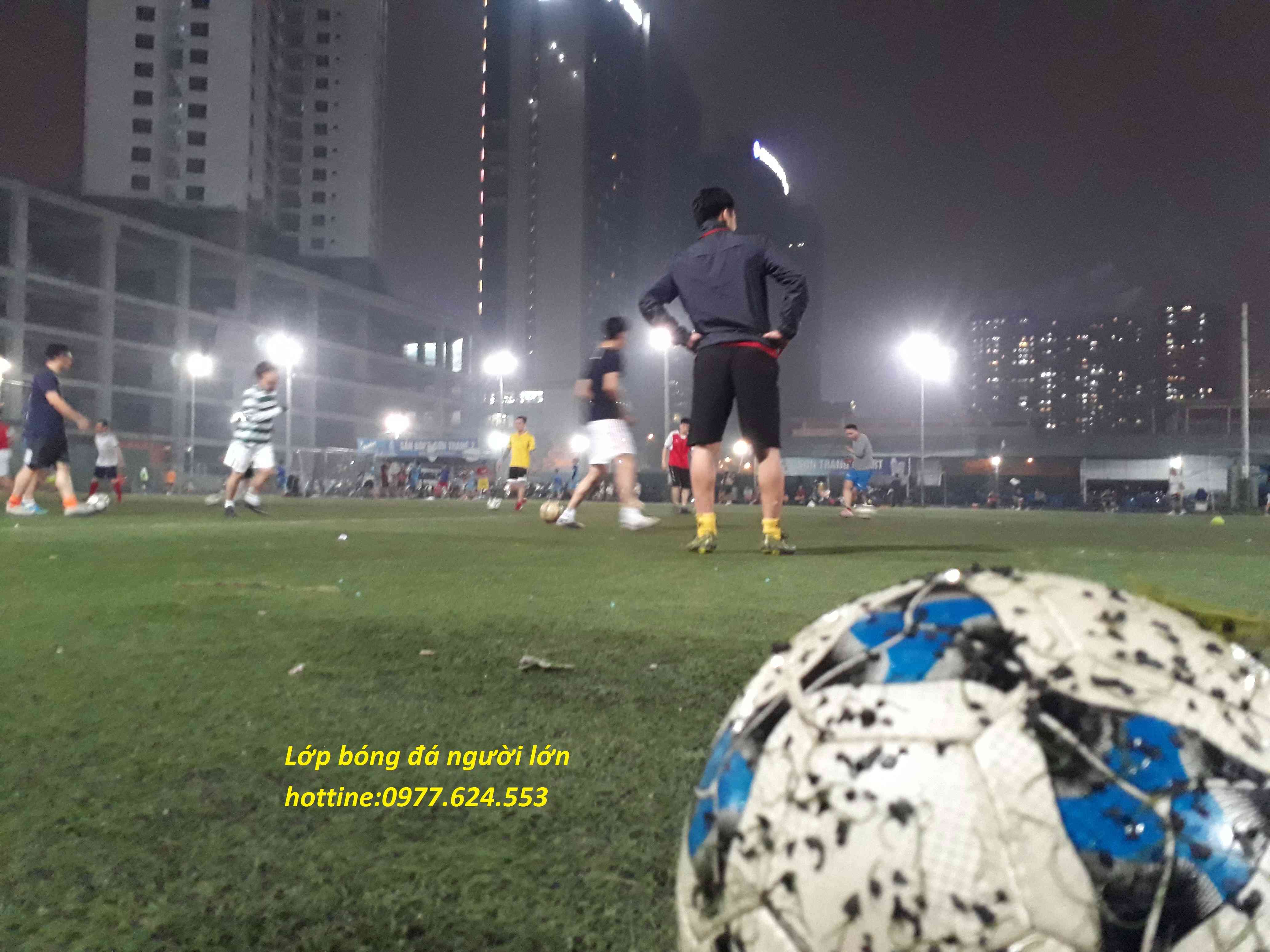 lop-hoc-bong-da-cho-nguoi-lon-tại-ha-noi-9
