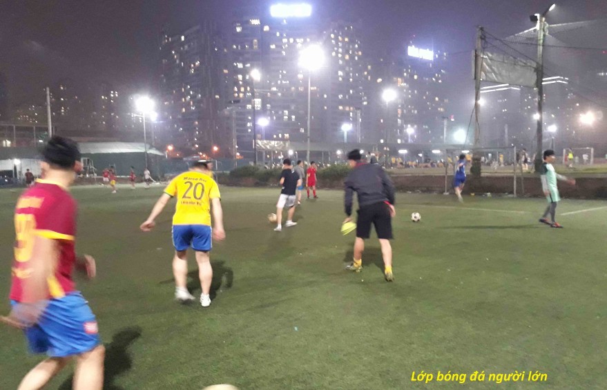 lop-hoc-bong-da-cho-nguoi-lon-tại-ha-noi-9