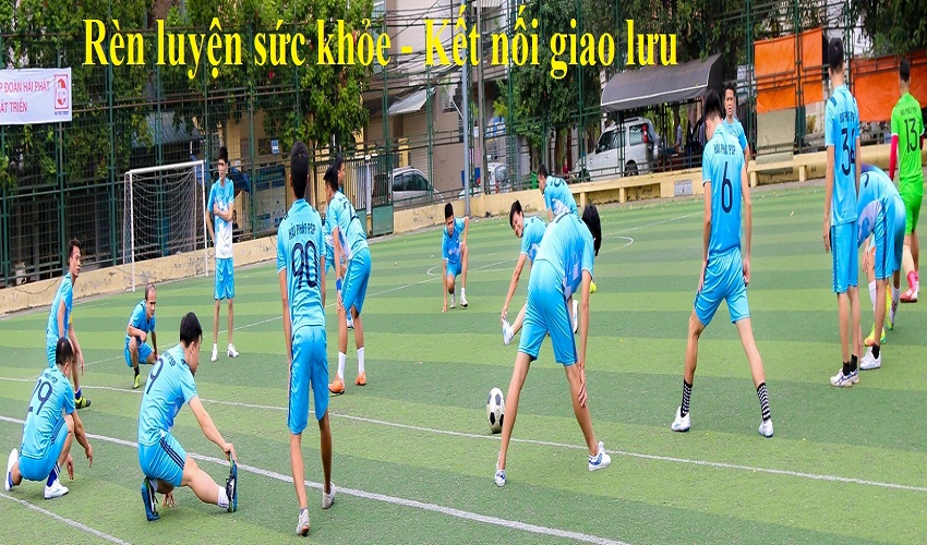 khai giang lop day da bong nguoi lon (2)